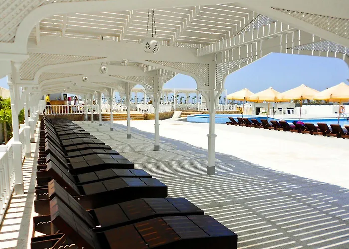Smartline Colour Beach Üdülőközpont 4*